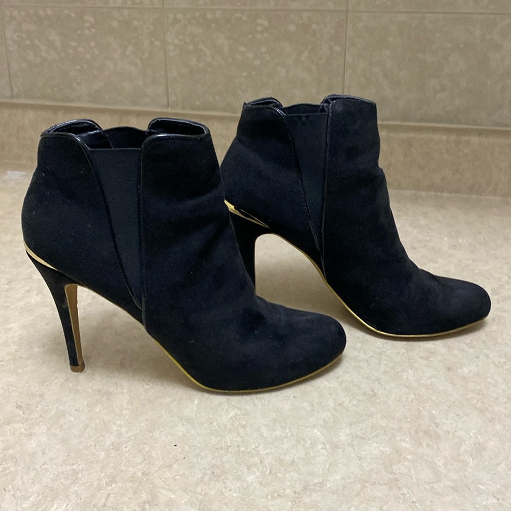 Black suede bootie with gold accent - Size 8
